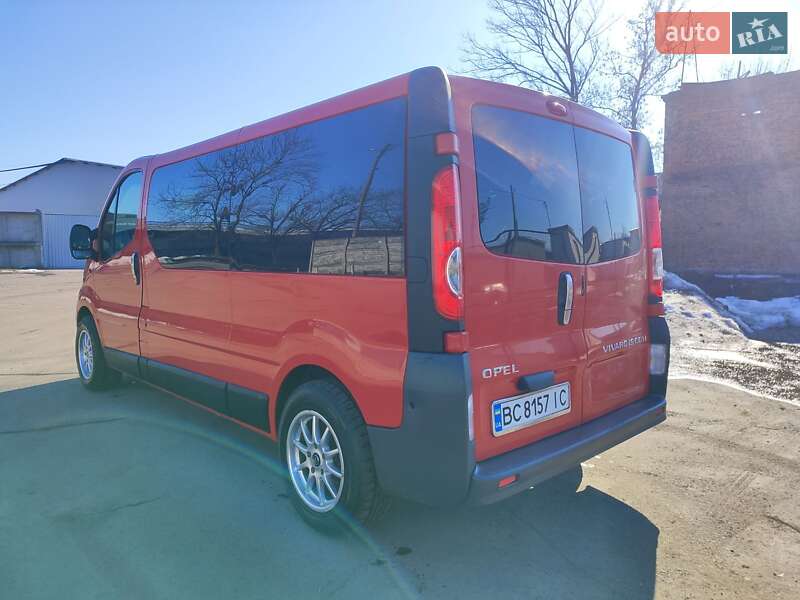 Минивэн Opel Vivaro 2006 в Шептицькому