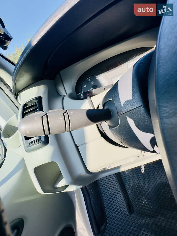 Минивэн Opel Vivaro 2006 в Львове