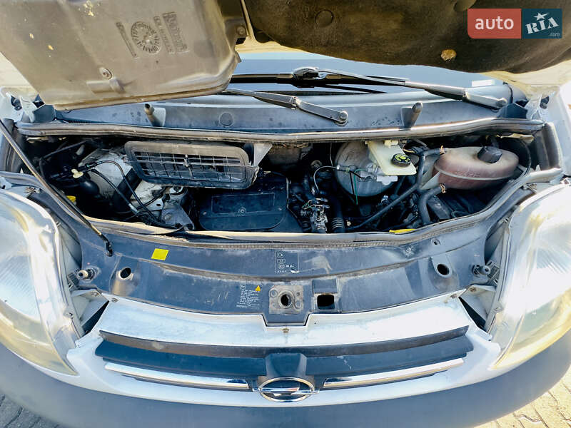 Минивэн Opel Vivaro 2006 в Львове