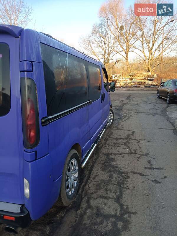 Мінівен Opel Vivaro 2004 в Калуші