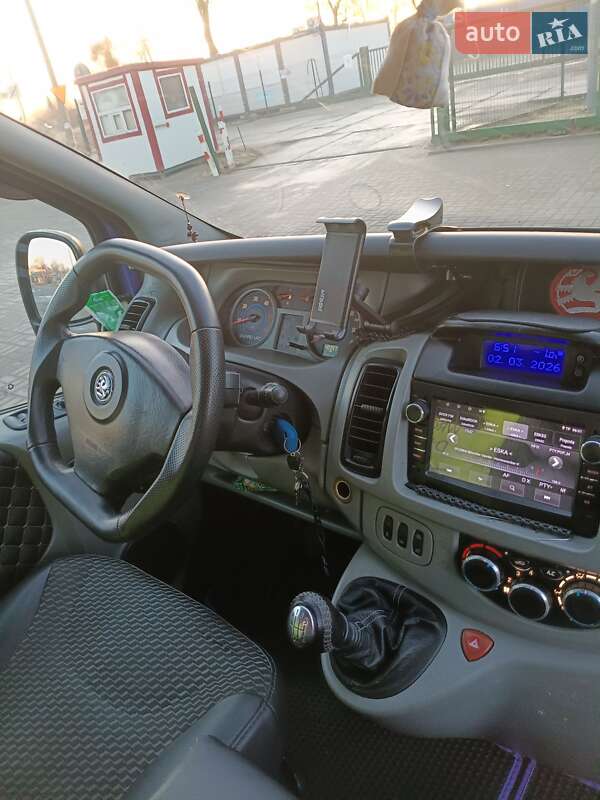 Мінівен Opel Vivaro 2004 в Калуші