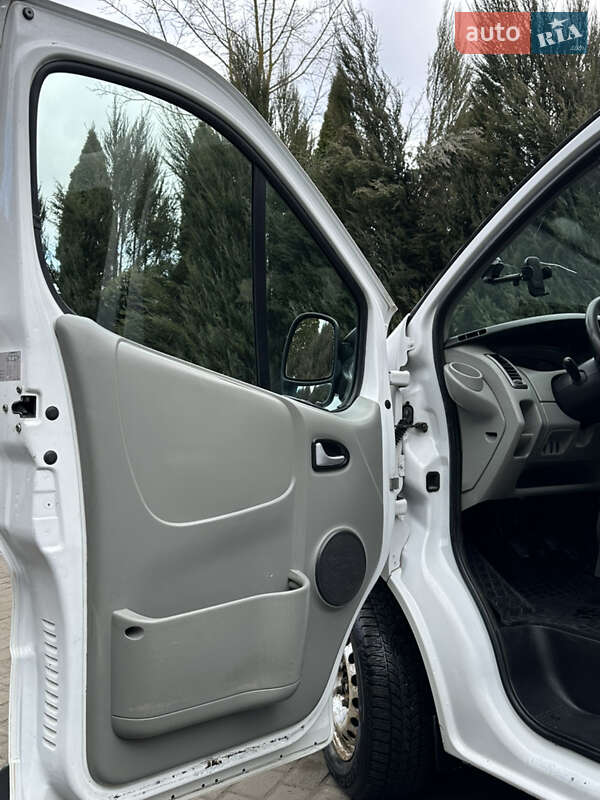 Мінівен Opel Vivaro 2008 в Самборі