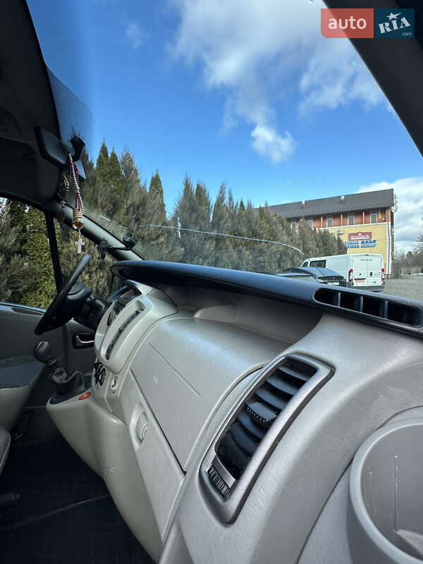 Мінівен Opel Vivaro 2008 в Самборі