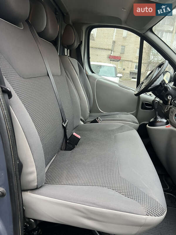 Грузовой фургон Opel Vivaro 2014 в Луцке