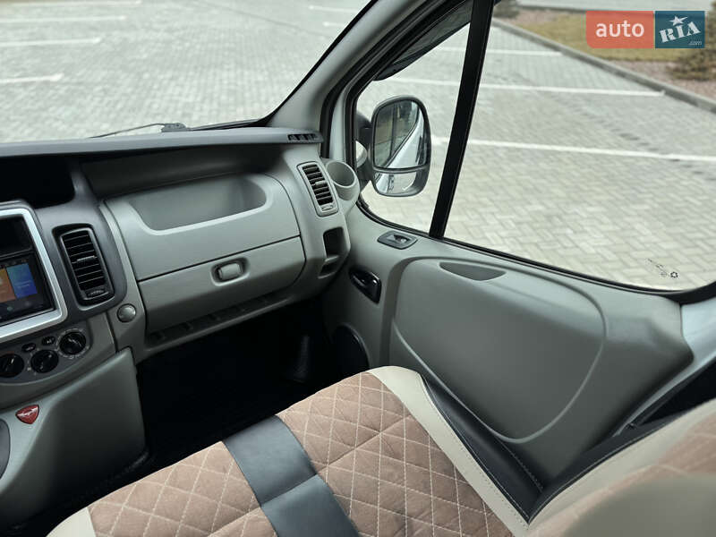 Минивэн Opel Vivaro 2014 в Черновцах