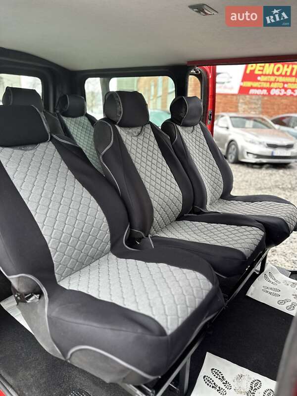 Минивэн Opel Vivaro 2005 в Смеле