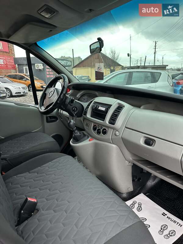 Минивэн Opel Vivaro 2005 в Смеле