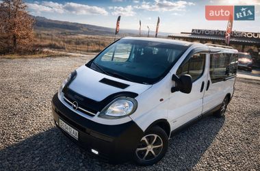 Мінівен Opel Vivaro 2004 в Сторожинці