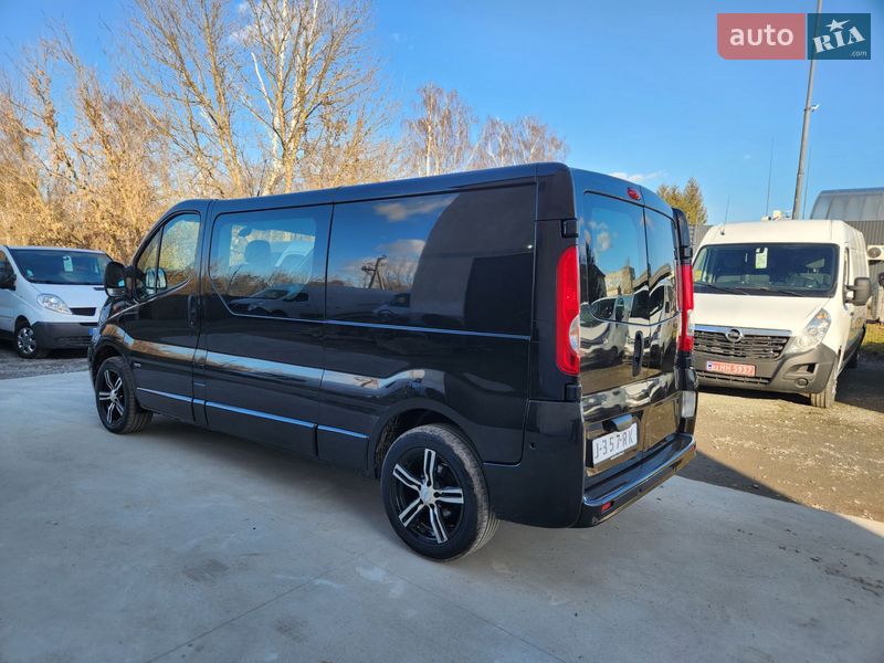 Минивэн Opel Vivaro 2012 в Дубно