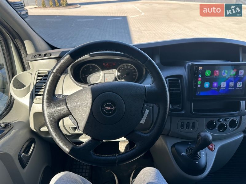 Грузопассажирский фургон Opel Vivaro 2014 в Дубно