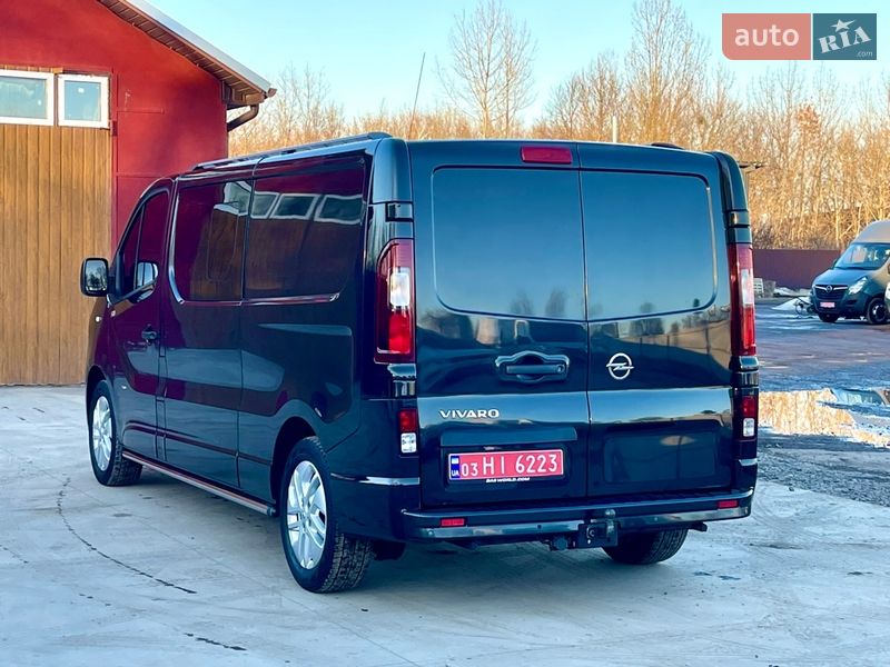 Грузопассажирский фургон Opel Vivaro 2015 в Млинове