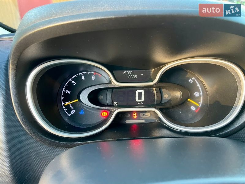 Грузопассажирский фургон Opel Vivaro 2015 в Млинове