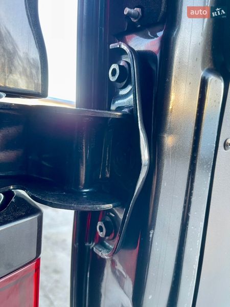 Грузопассажирский фургон Opel Vivaro 2015 в Млинове