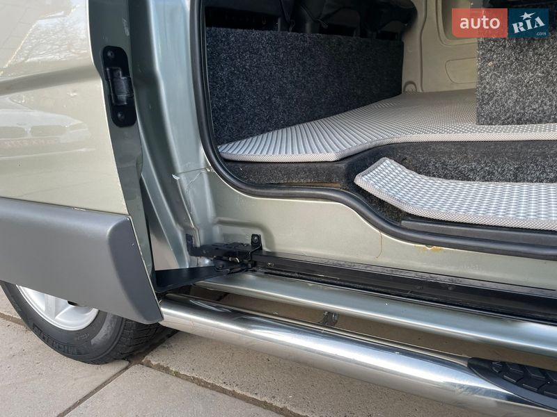 Минивэн Opel Vivaro 2010 в Хотине