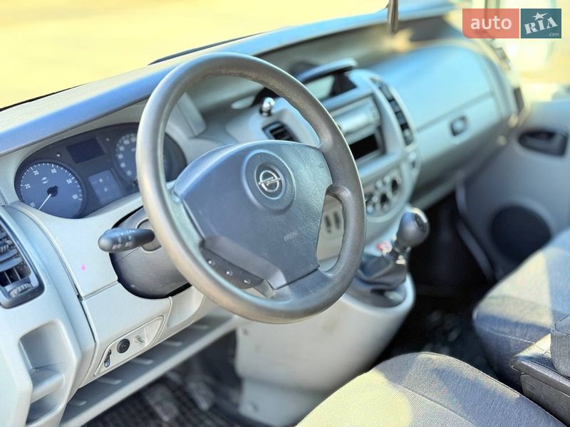 Мінівен Opel Vivaro 2005 в Павлограді