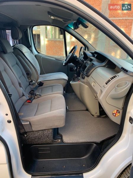 Минивэн Opel Vivaro 2014 в Черновцах