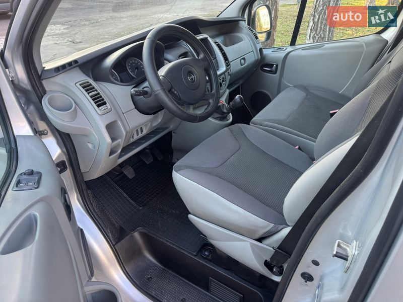 Минивэн Opel Vivaro 2011 в Луцке