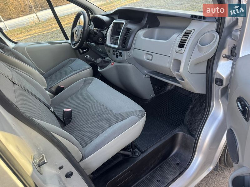 Минивэн Opel Vivaro 2011 в Луцке