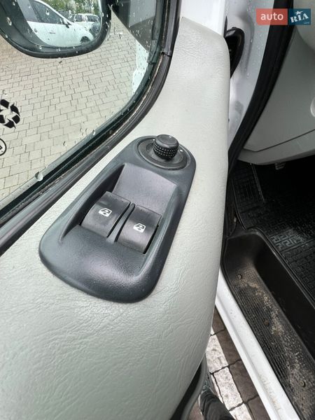 Мінівен Opel Vivaro 2008 в Дрогобичі