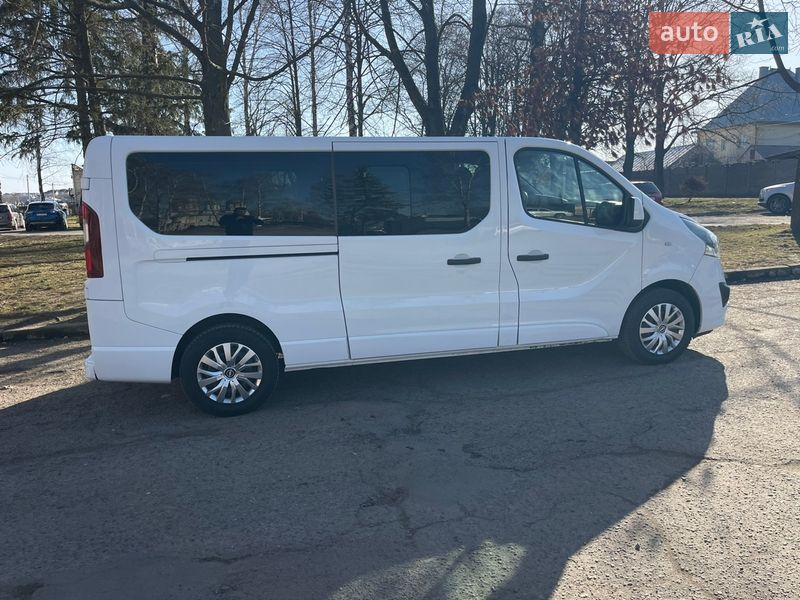 Минивэн Opel Vivaro 2017 в Черновцах