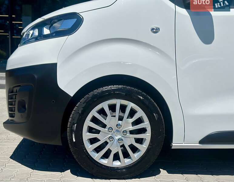 Вантажний фургон Opel Vivaro 2020 в Львові