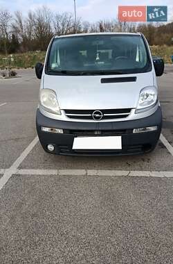 Минивэн Opel Vivaro 2002 в Ужгороде