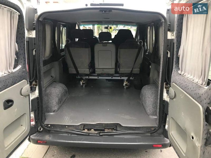 Минивэн Opel Vivaro 2003 в Черновцах