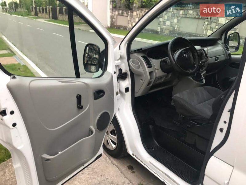 Минивэн Opel Vivaro 2003 в Черновцах
