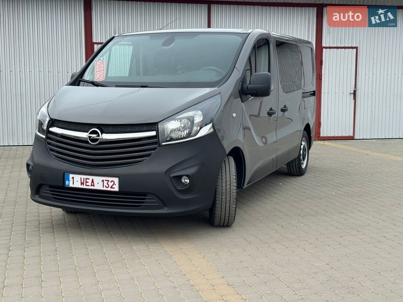 Грузопассажирский фургон Opel Vivaro 2017 в Коломые