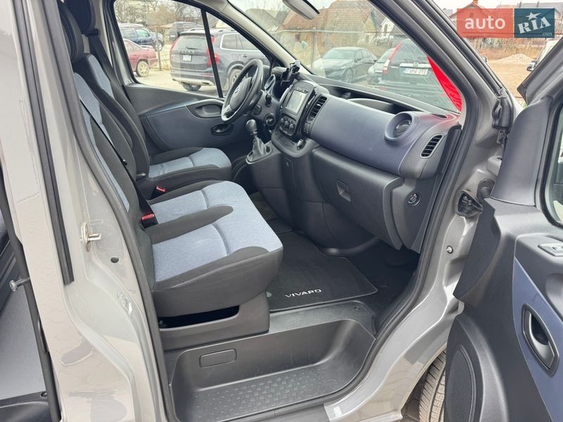Грузопассажирский фургон Opel Vivaro 2017 в Коломые