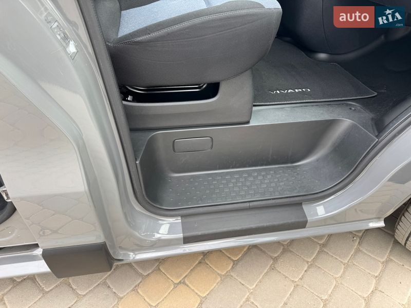 Грузопассажирский фургон Opel Vivaro 2017 в Коломые