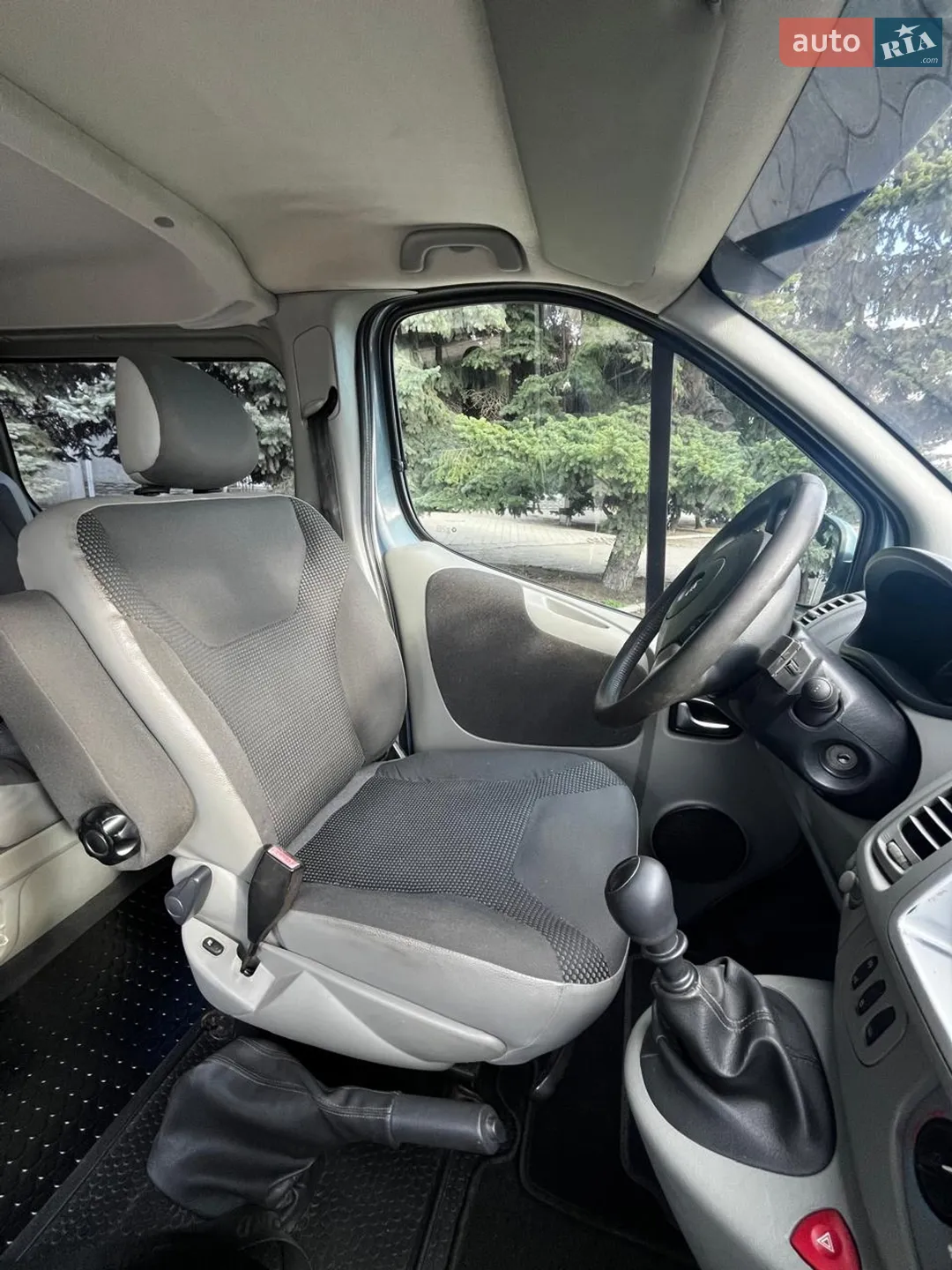 2010 Opel Vivaro - мініатюра 12