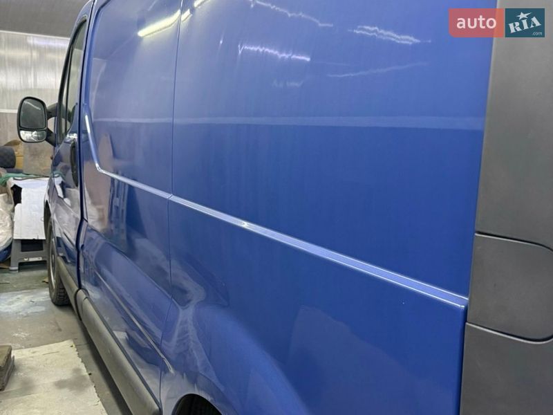 Вантажний фургон Opel Vivaro 2005 в Івано-Франківську