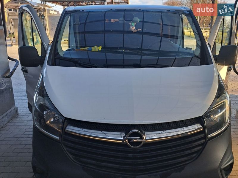 Opel Vivaro 2015