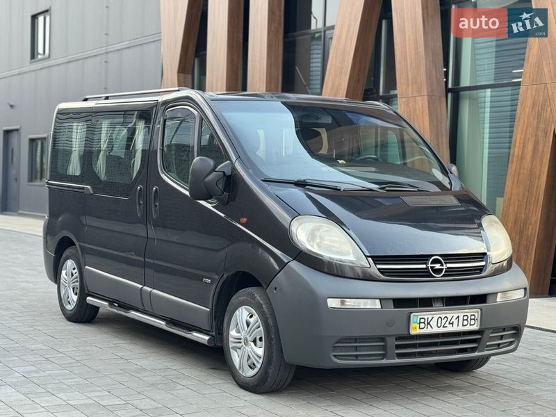 Мінівен Opel Vivaro 2003 в Луцьку