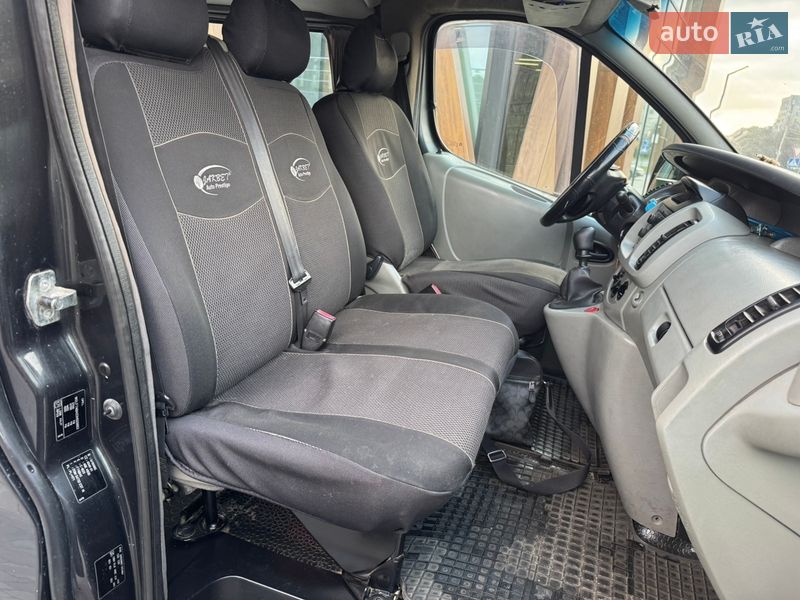 Мінівен Opel Vivaro 2003 в Луцьку