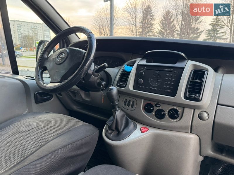 Мінівен Opel Vivaro 2003 в Луцьку
