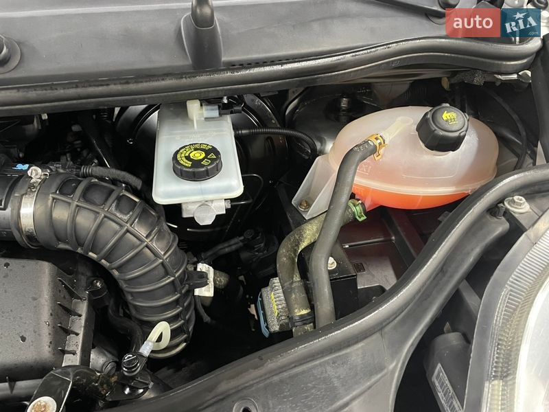 Мінівен Opel Vivaro 2012 в Стрию