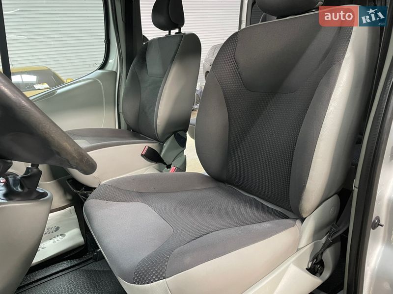 Мінівен Opel Vivaro 2012 в Стрию