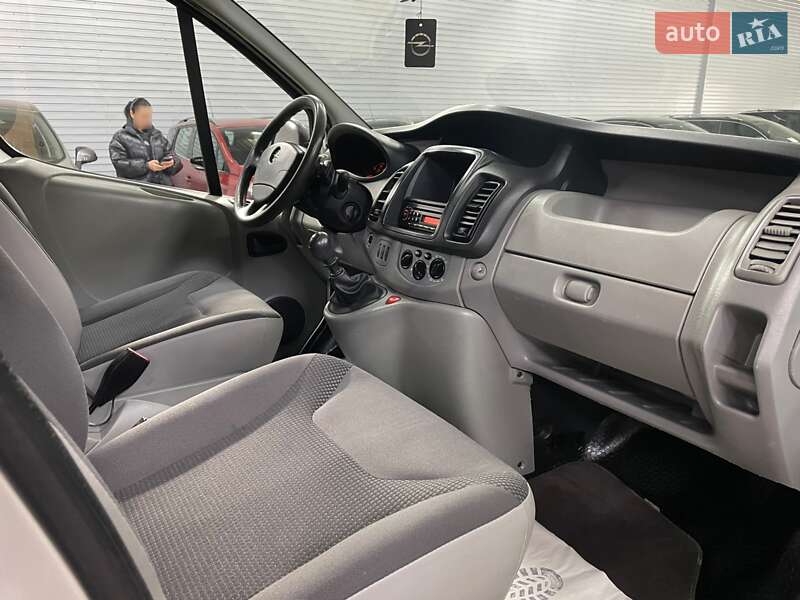 Мінівен Opel Vivaro 2012 в Стрию