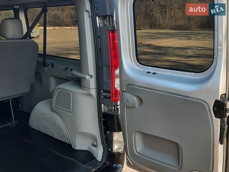 Мінівен Opel Vivaro 2011 в Полтаві