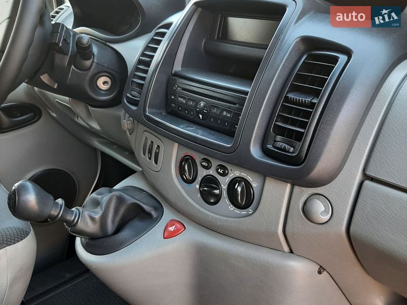 Мінівен Opel Vivaro 2011 в Полтаві