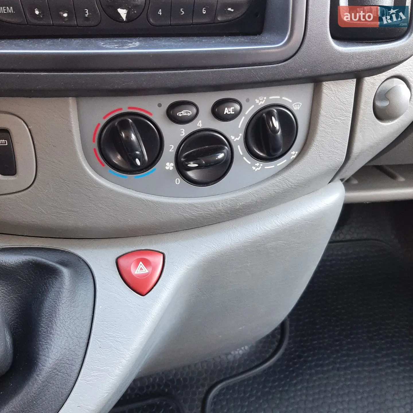 2011 Opel Vivaro - мініатюра 46