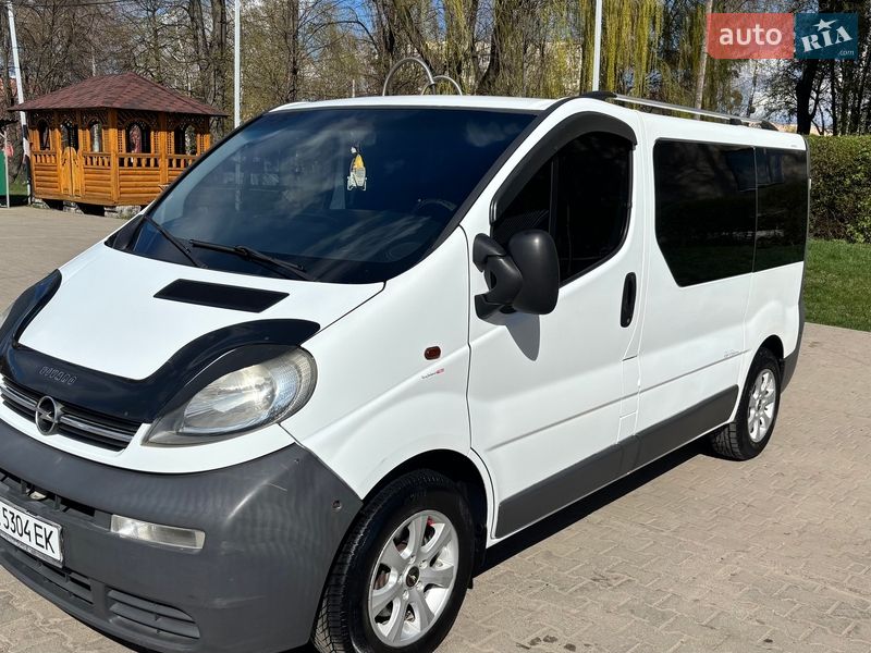 Мінівен Opel Vivaro 2005 в Чернівцях