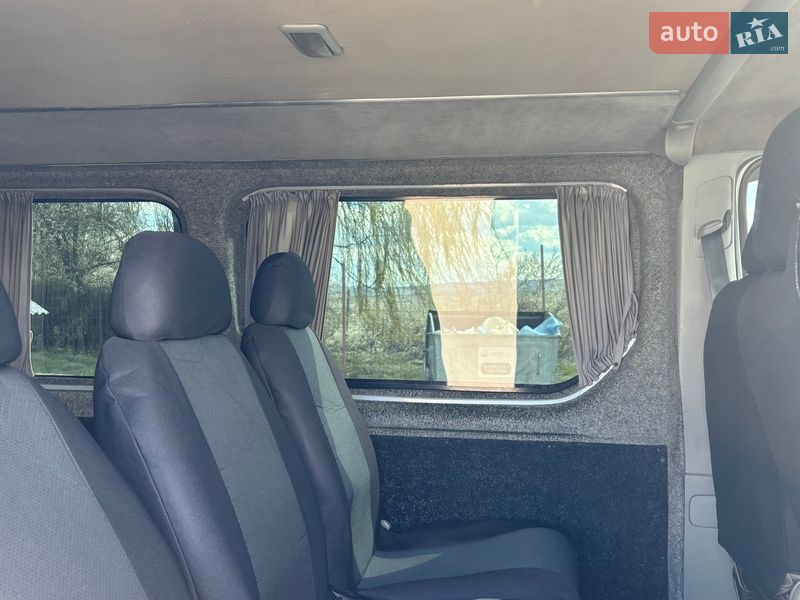 Мінівен Opel Vivaro 2005 в Чернівцях