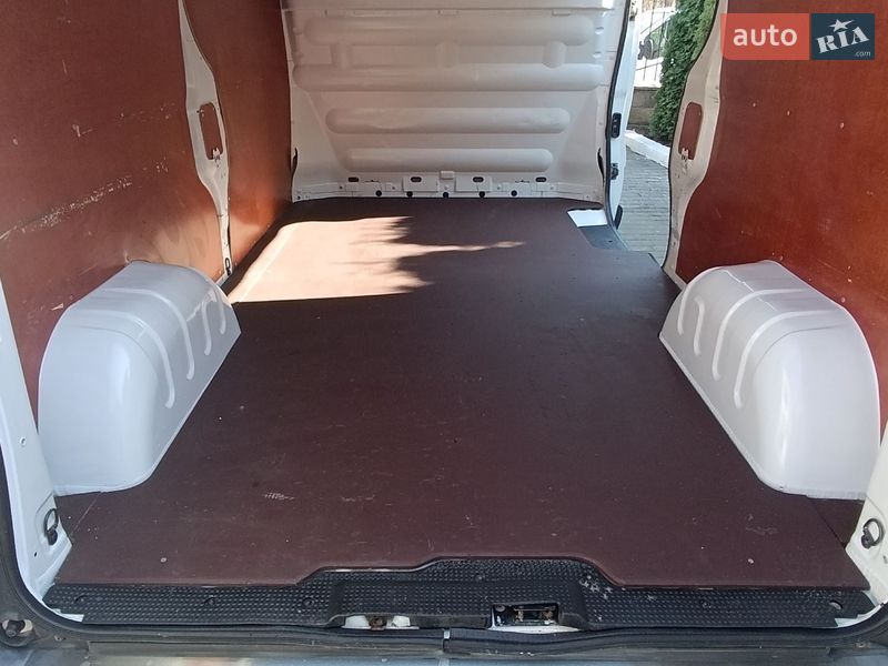 Вантажний фургон Opel Vivaro 2013 в Василькові