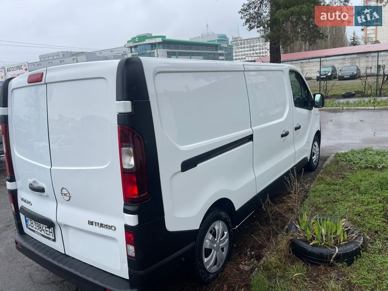 Вантажопасажирський фургон Opel Vivaro 2015 в Києві