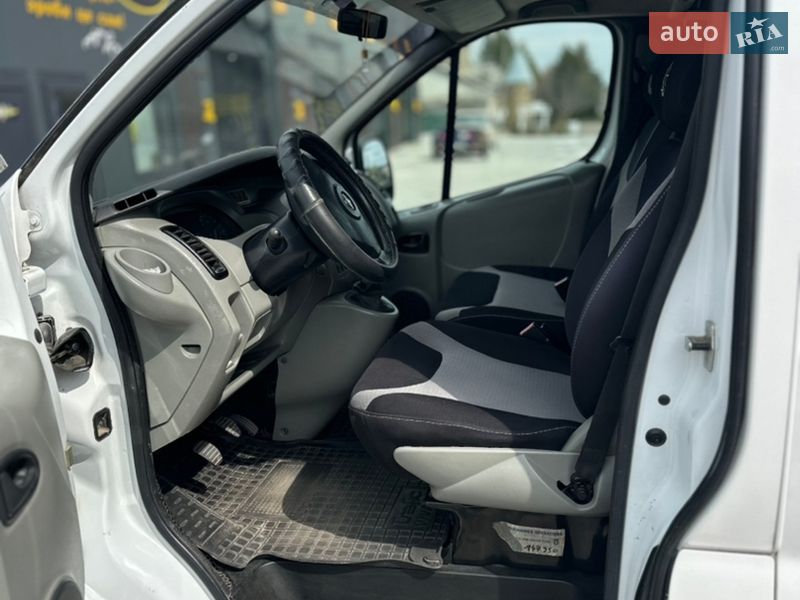 Минивэн Opel Vivaro 2006 в Ямполе