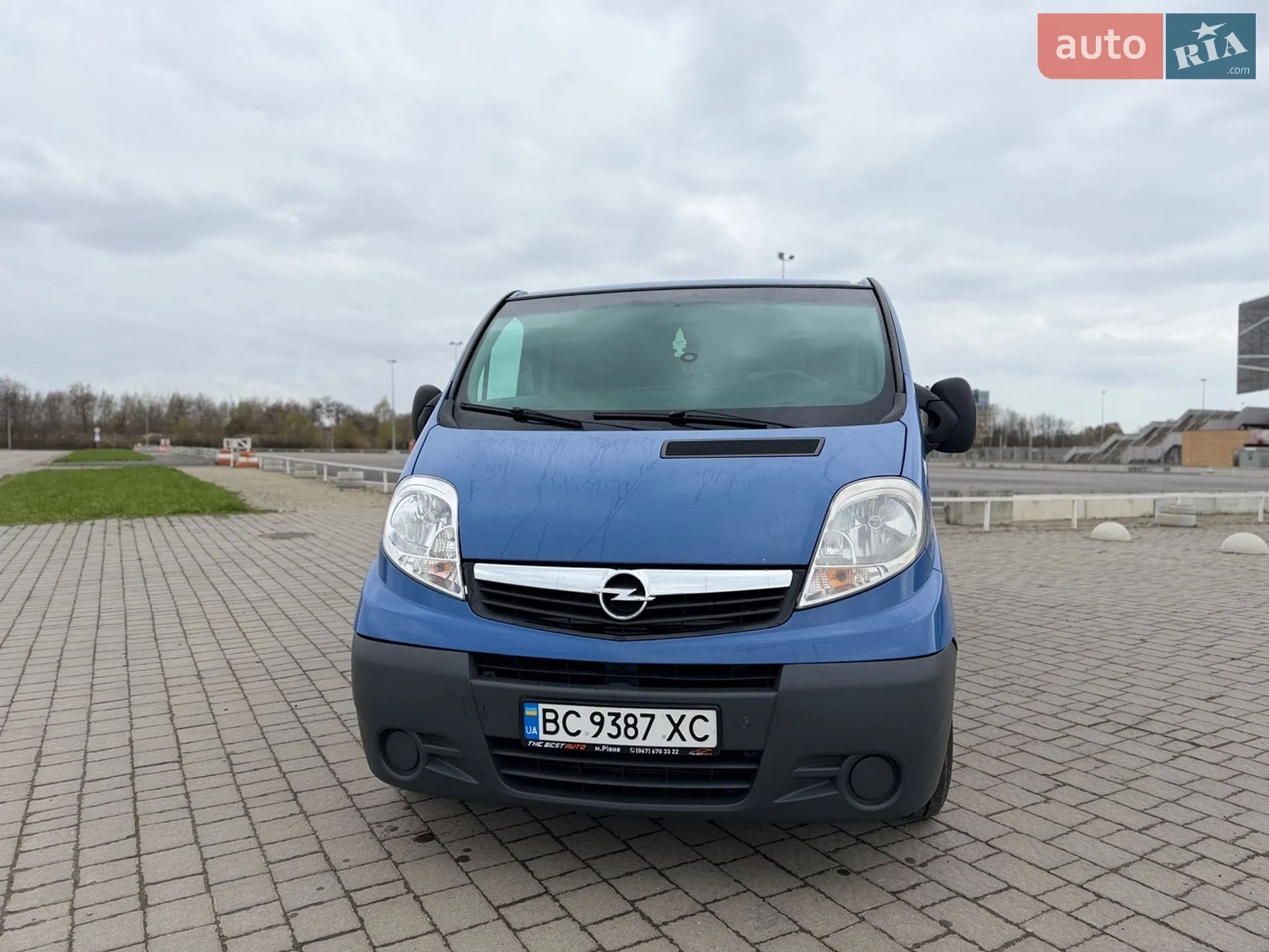 2010 Opel Vivaro - мініатюра 2