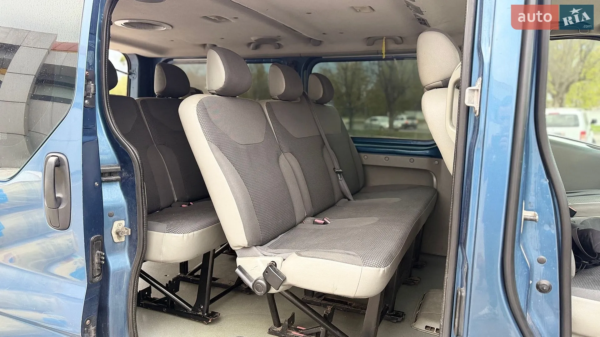 2010 Opel Vivaro - мініатюра 31